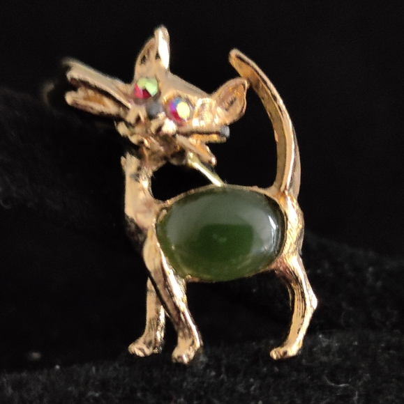 Vintage General Jade Belly Cat Brooch - Picture 2 of 10